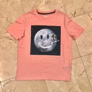 Boys graphic tee in size medium